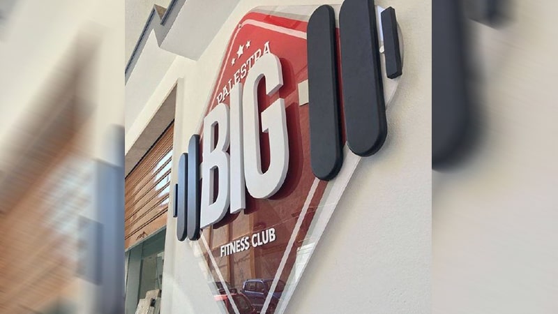 تابلو پلکسی باشگاه