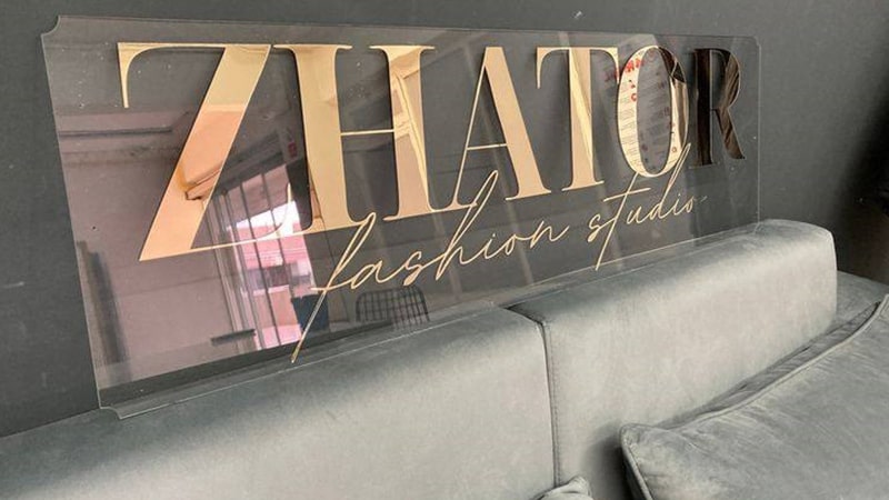 تابلو پلکسی سالن زیبایی