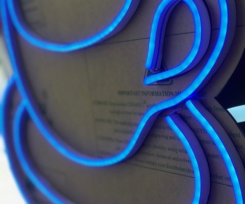 نمونه کار تابلو نئون فلکسی سالوت پنل